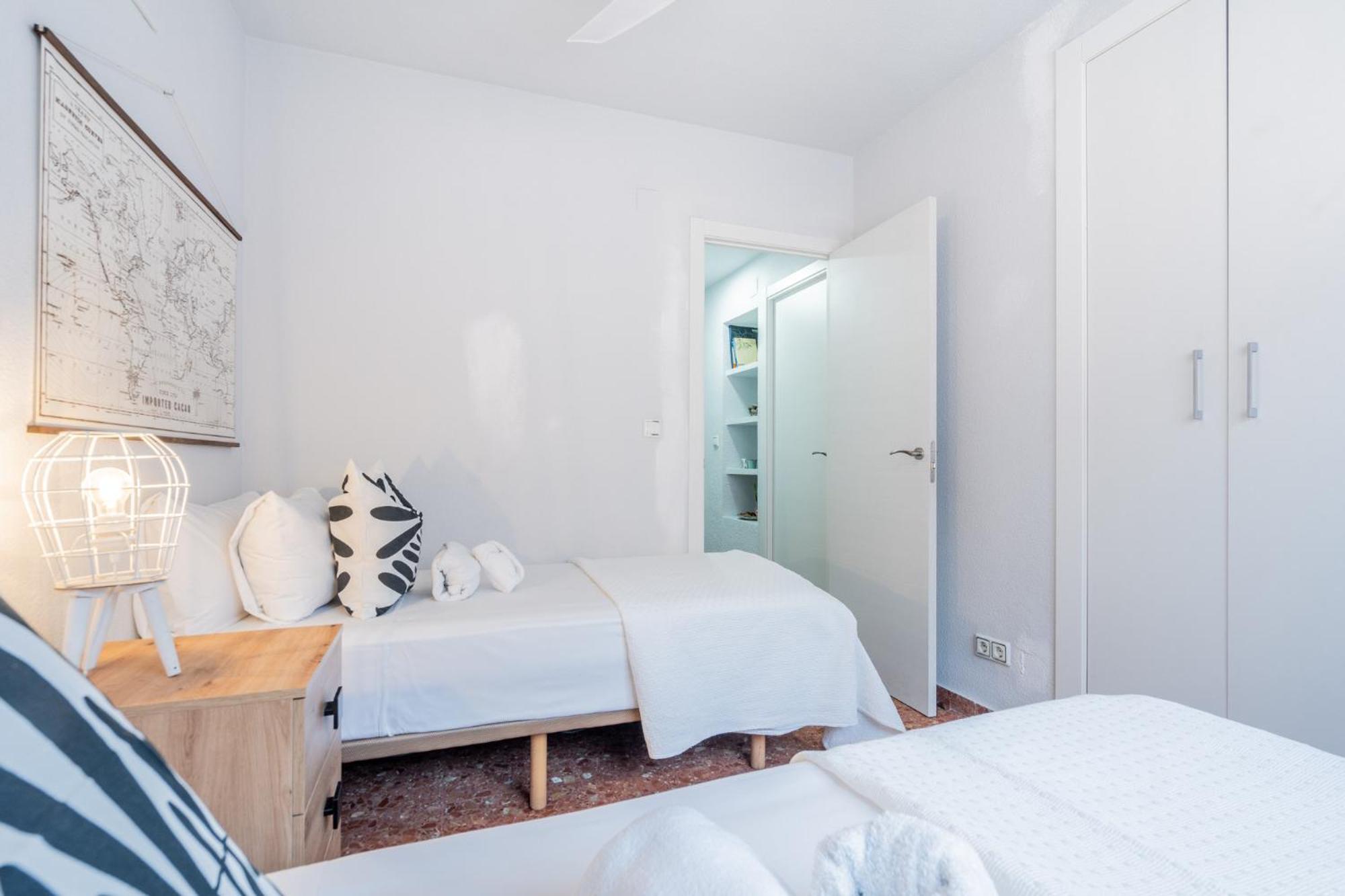 Apartamento Familiar En Avenida Del Puerto Валенсия Экстерьер фото